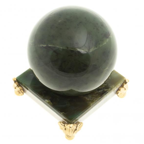 Шар из нефрита 8 см на подставке 123525