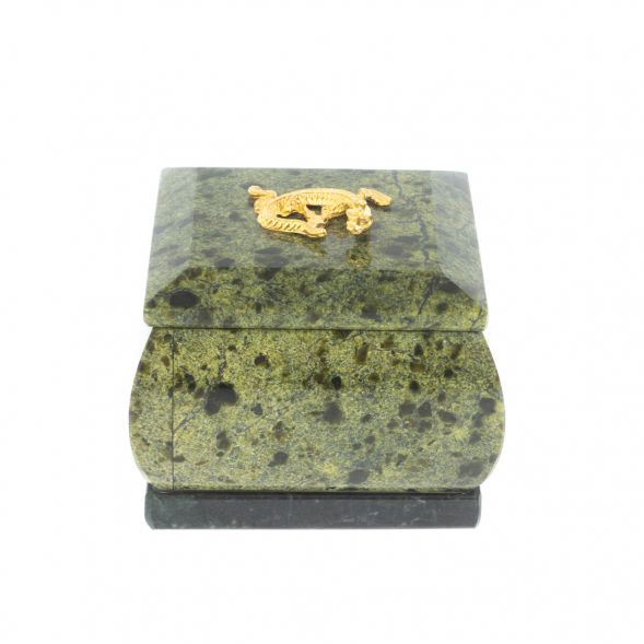 Шкатулка квадратная с ящерицей из змеевика 7,5х7,5х6,5 см 128967