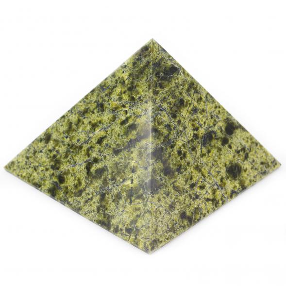 Пирамида из змеевика 10,5х10,5х7,5 см 121007