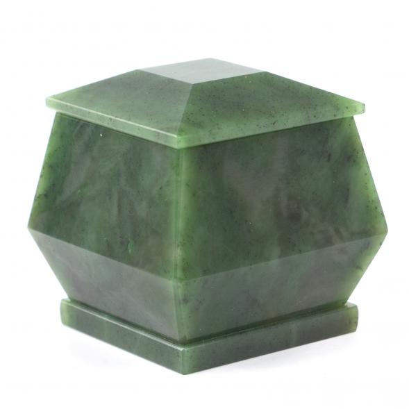 Нефритовая шкатулка &amp;quot;Талисман&amp;quot; 6х6х6,5 см 121480