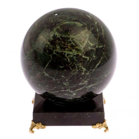Шар из нефрита 12 см на каменной подставке 124926