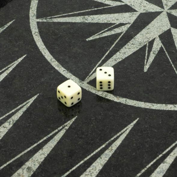 Кубики зарики 1 см белые 2 шт 122958