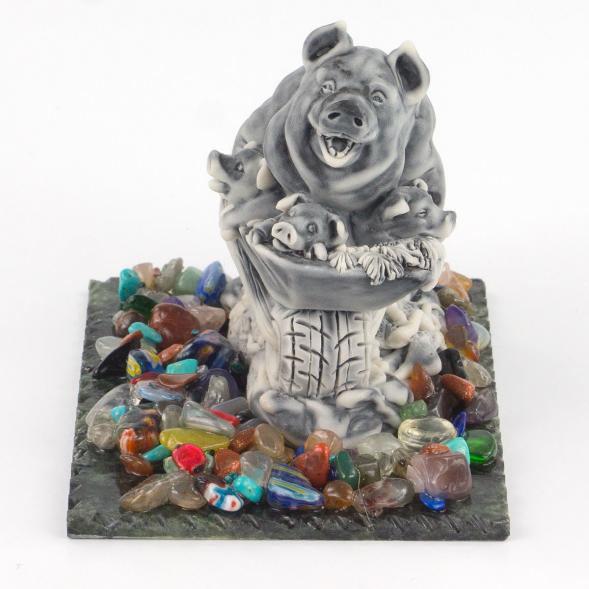 Сувенир &amp;quot;Хряк с поросятами в тачке&amp;quot; из мрамолита 119346