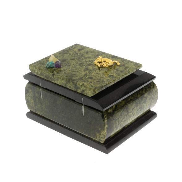 Шкатулка из баженовского змеевика 12х9,5х7 см 128679