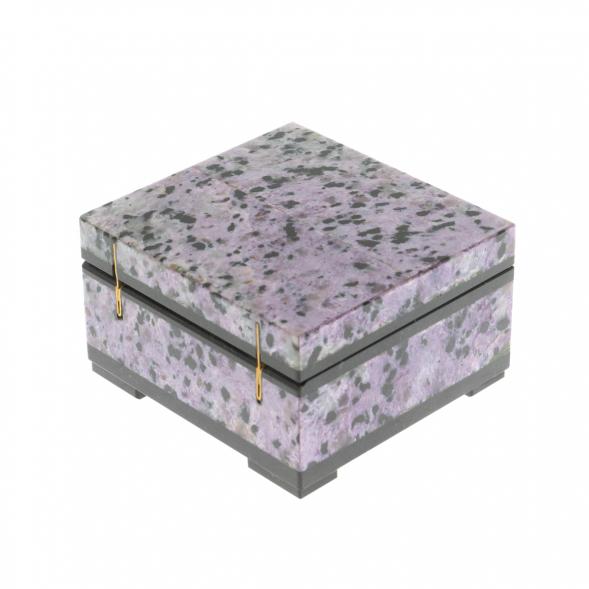 Шкатулка из камня чароит 8х7,5х4,5 см 129552